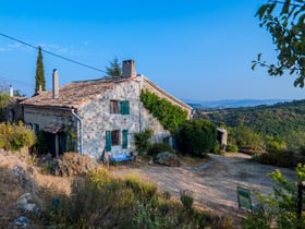 Casa nella natura a Valvignères