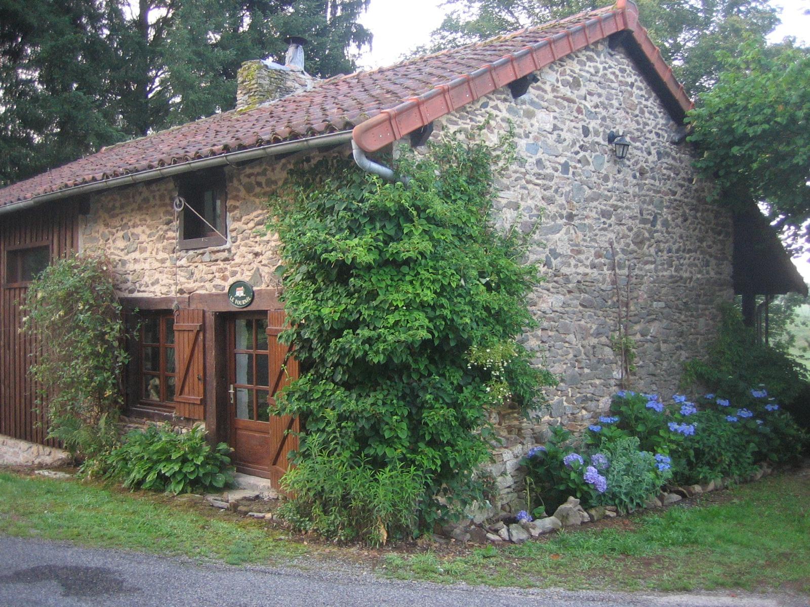 Nature house in Bujaleuf