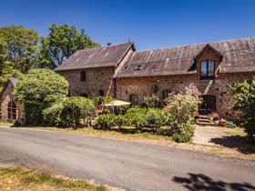 Nature house in CHATEAU-CHERVIX