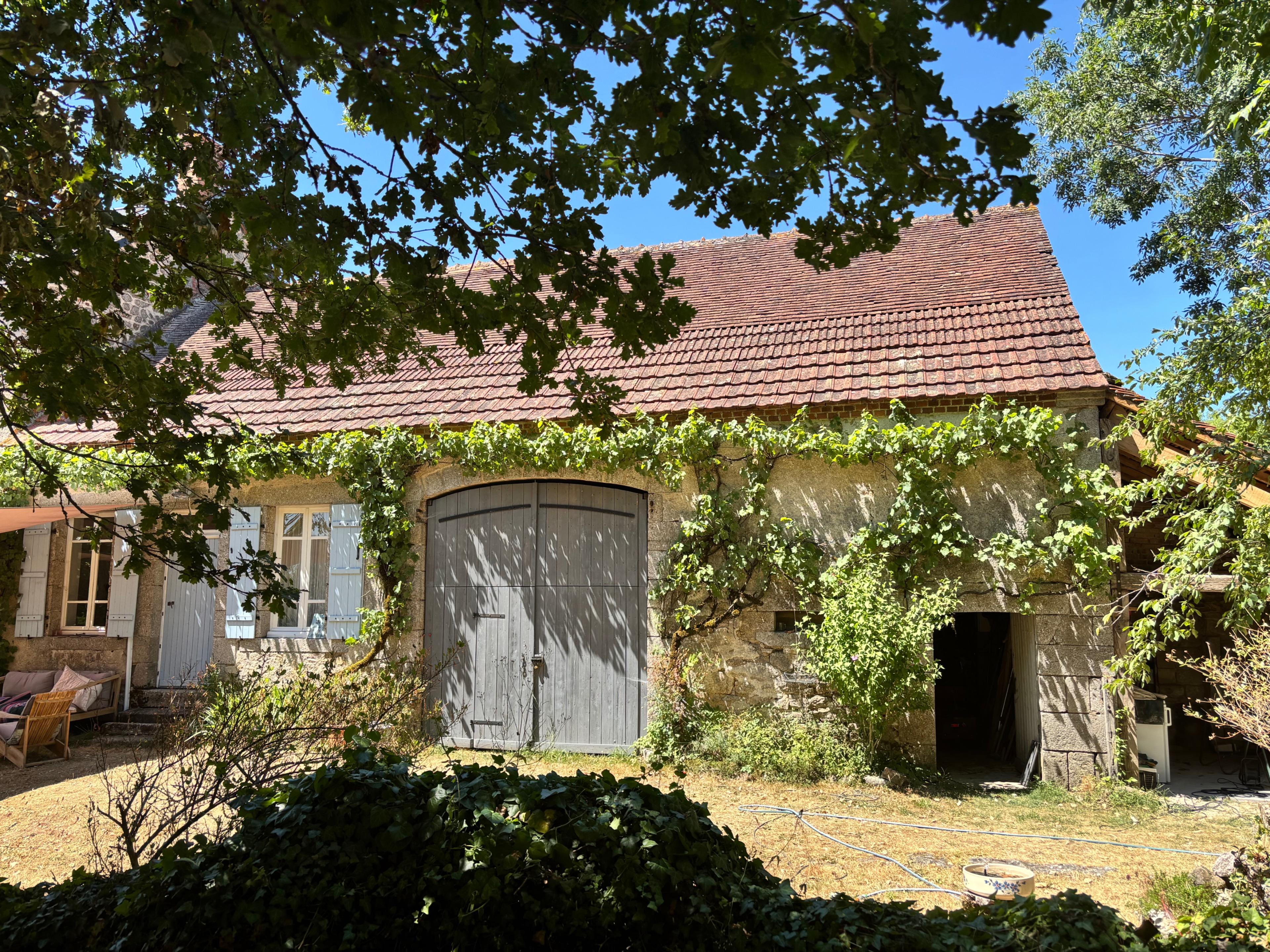 Nature house in Ventenat, Trois Fonds