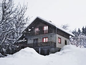 Maison nature dans Drežnik Grad