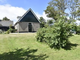 Nature house in Hippolytushoef