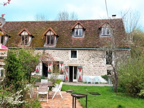 Casa nella natura a Arnay-le-Duc