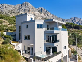 Casa nella natura a Podgora