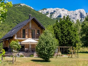 Naturhäuschen in Baške Oštarije