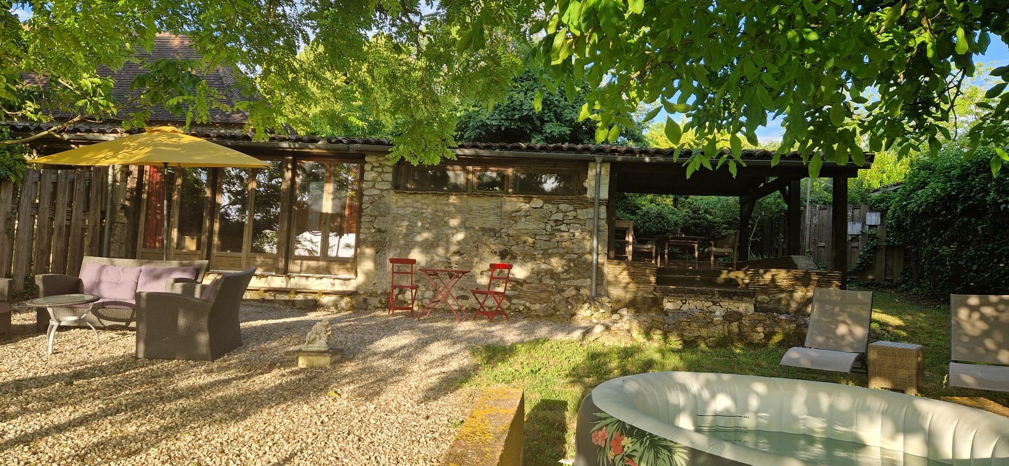 Nature house in Douzains