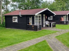 Maison nature dans Wijnjewoude, mini camping de Hanenburcht