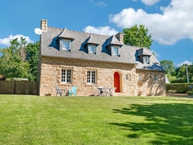 Casa nella natura a Logonna-Daoulas