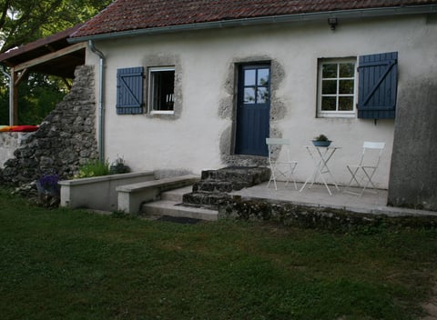 Nature house in Montaigu le Blin: 2
