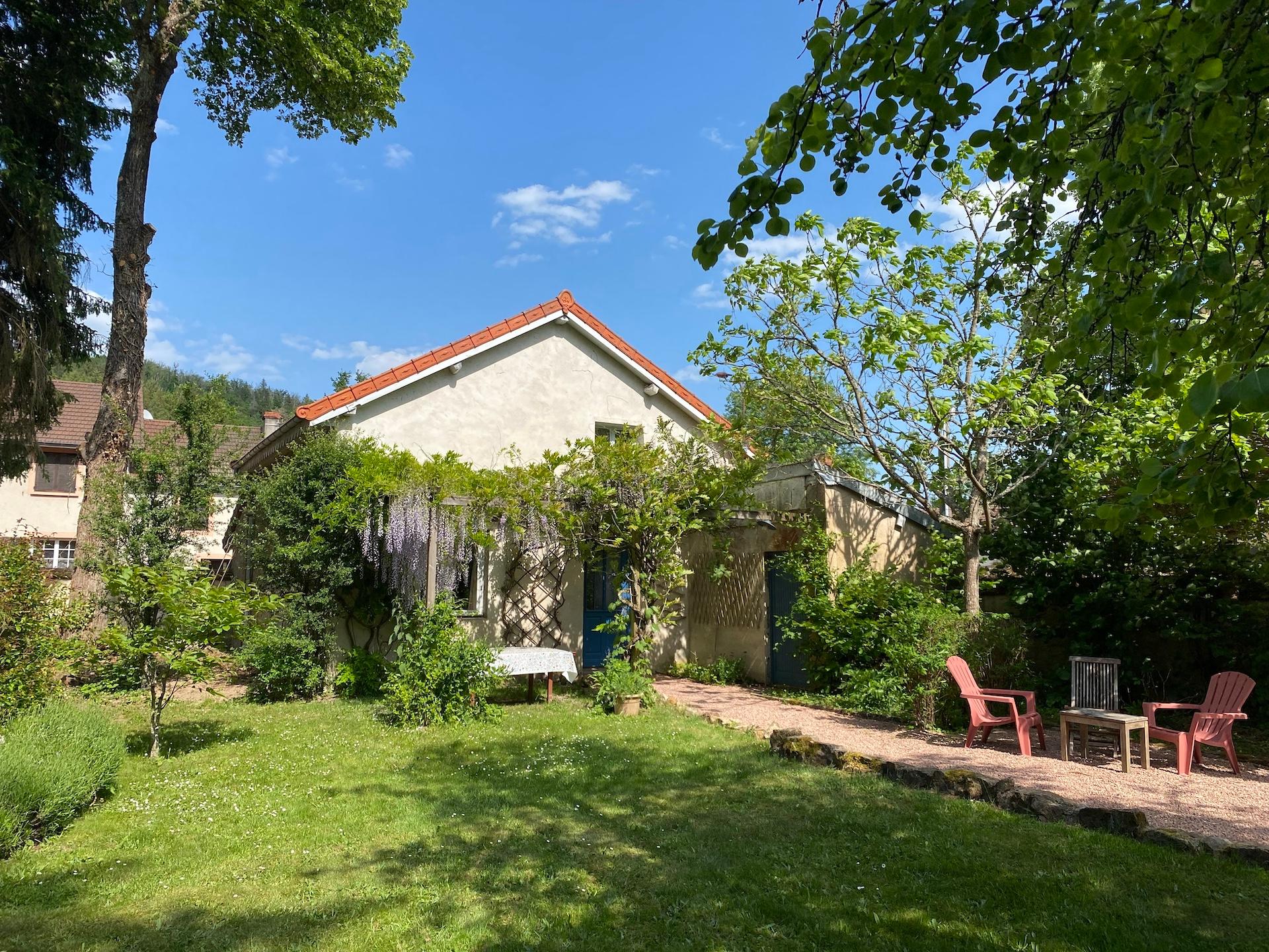 Nature house in Lucenay-L'évêque