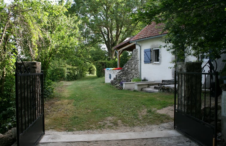 Nature house in Montaigu Le Blin: 1