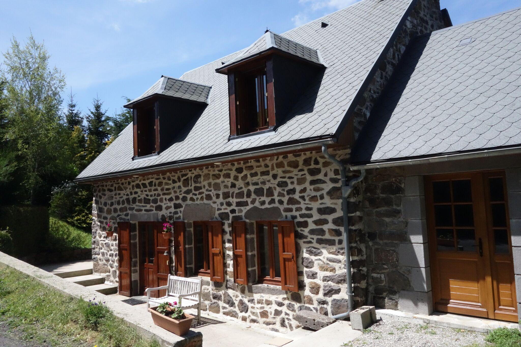 Nature house in Le Claux