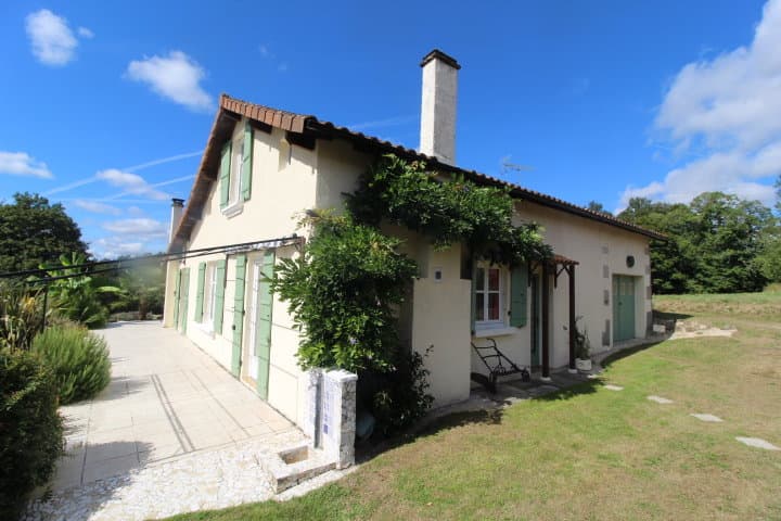 Nature house in Saint-Mathieu