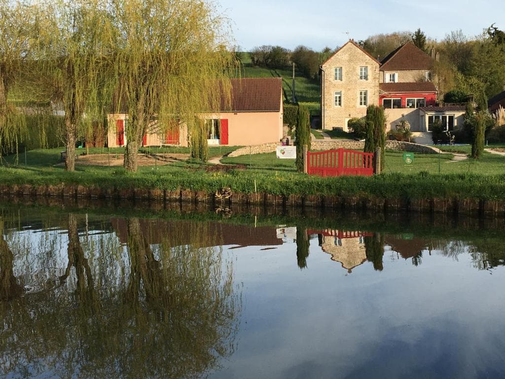 Nature house in Dennevy