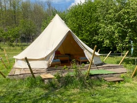 Naturhäuschen in Saint-Cyr-les-Champagnes