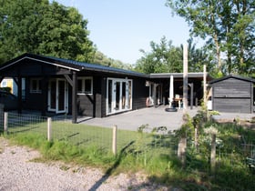 Nature house in Matsloot