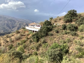 Nature house in Comares