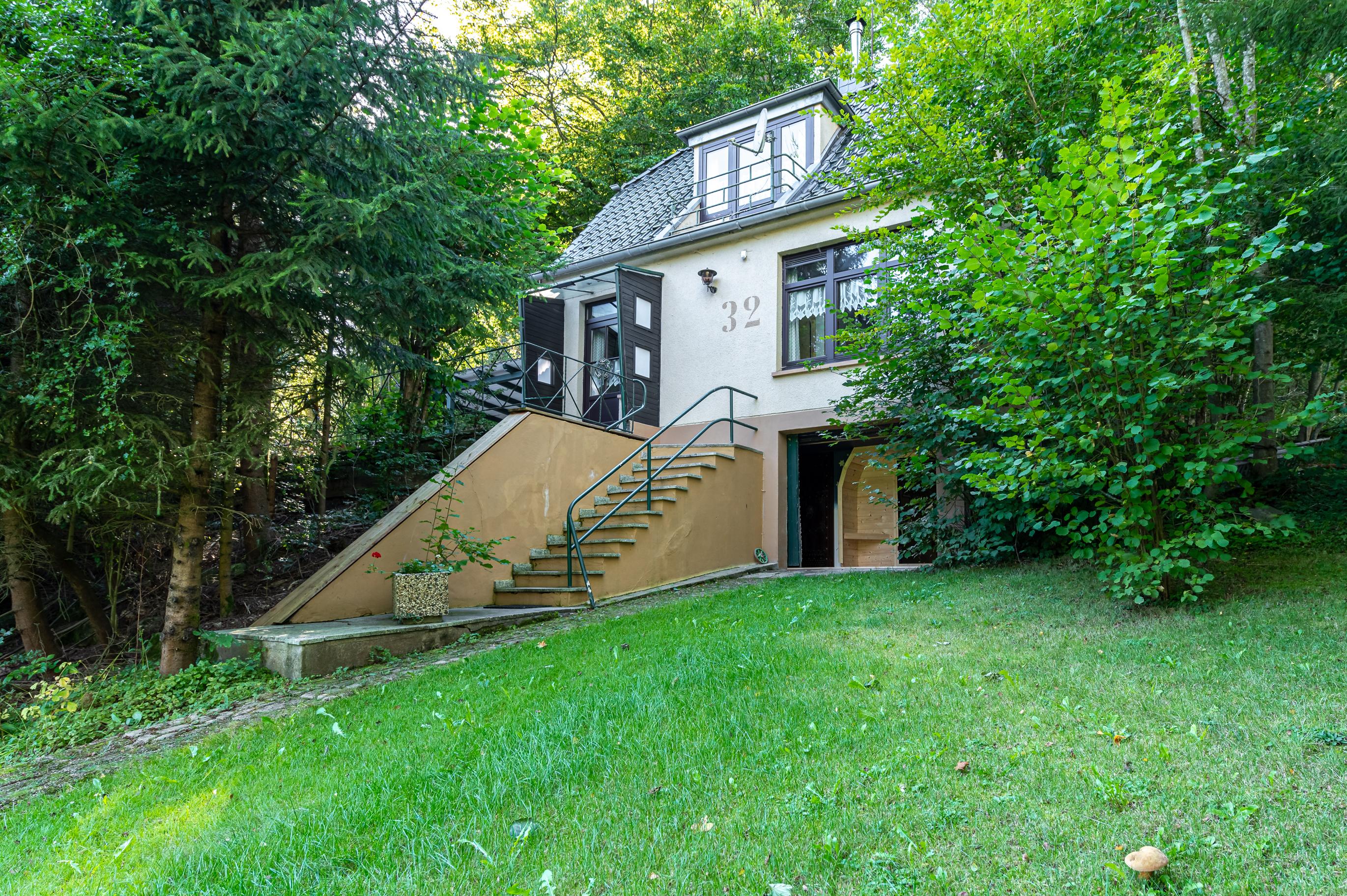 Casa nella natura a Buir