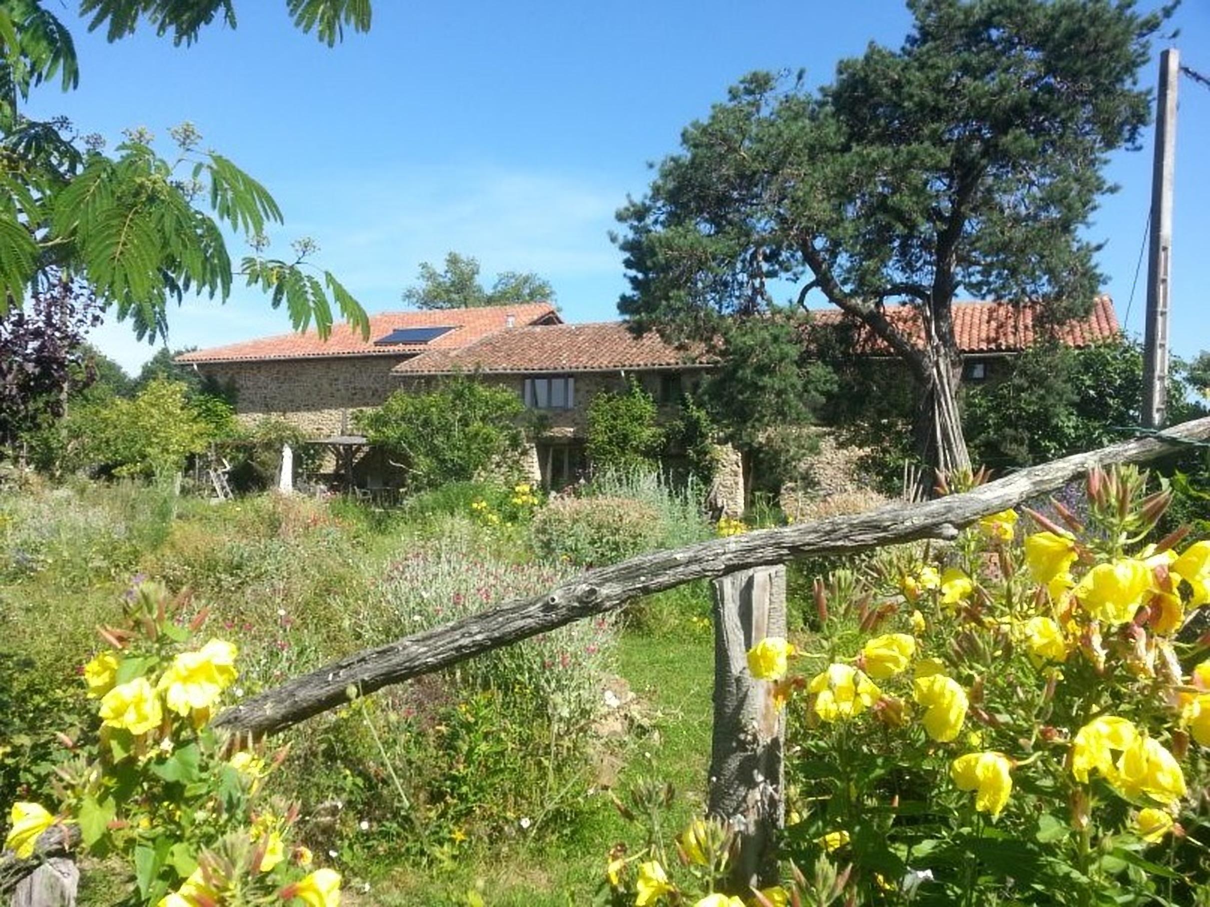 Nature house in Terres-de-Haute-Charente