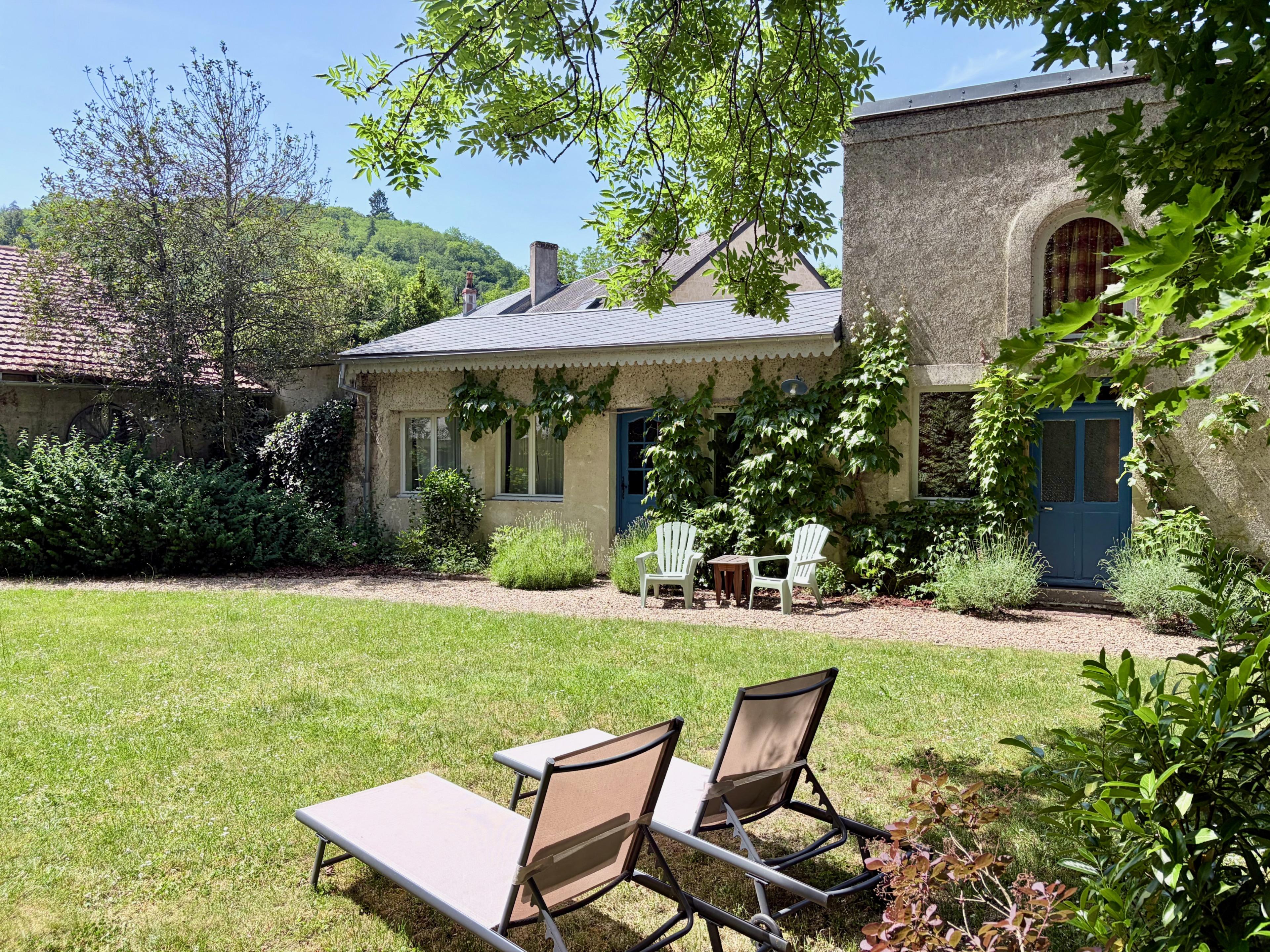Nature house in Lucenay-L'Evêque