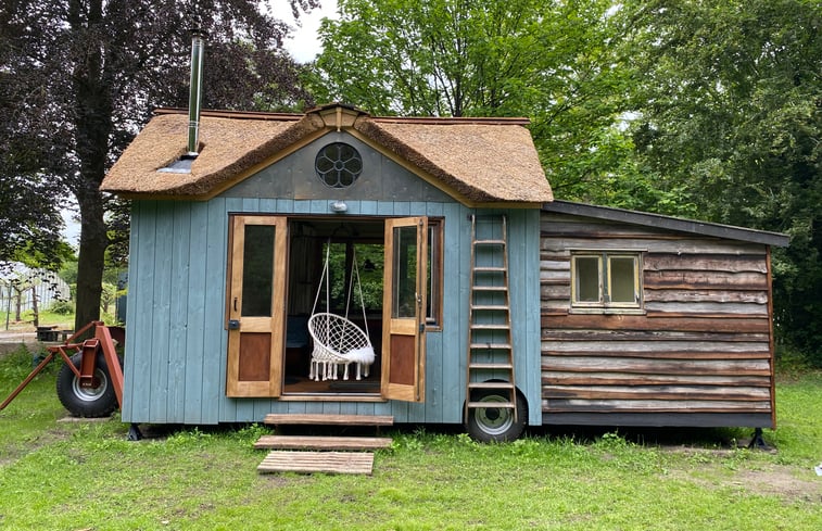 Op vakantie in een tiny house dat een echt natuurhuisje is