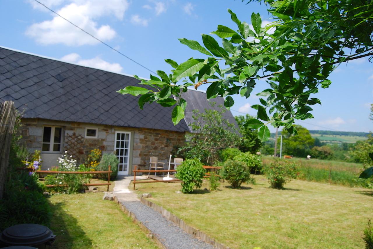 Nature house in Landelles et Coupigny