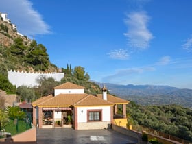 Nature house in Comares